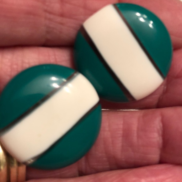 VINTAGE EMERALD GREEN & WHITE ROUND EARRINGS CENTRE BACK POST 7/8”Diameter- #484 - Picture 2 of 6